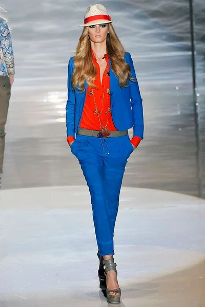 Look 8